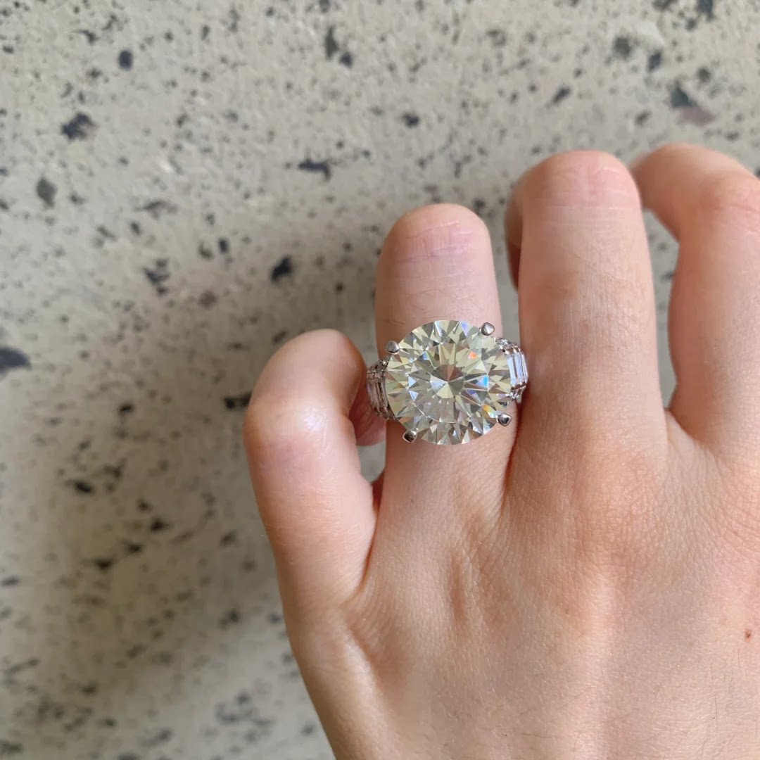 Simulated Diamond Ring Luxury Design